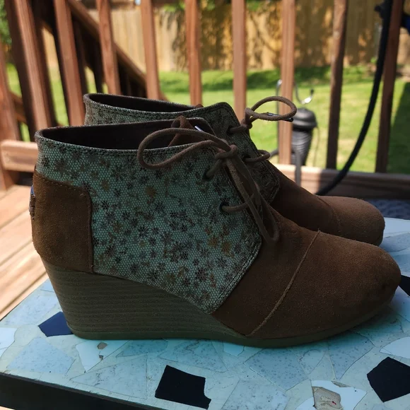 Toms brown wedge ankle boot with flowers 9 - Picture 4 of 7